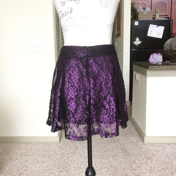 Forever Twentyone Mini Skirt - Picture 3 of 8